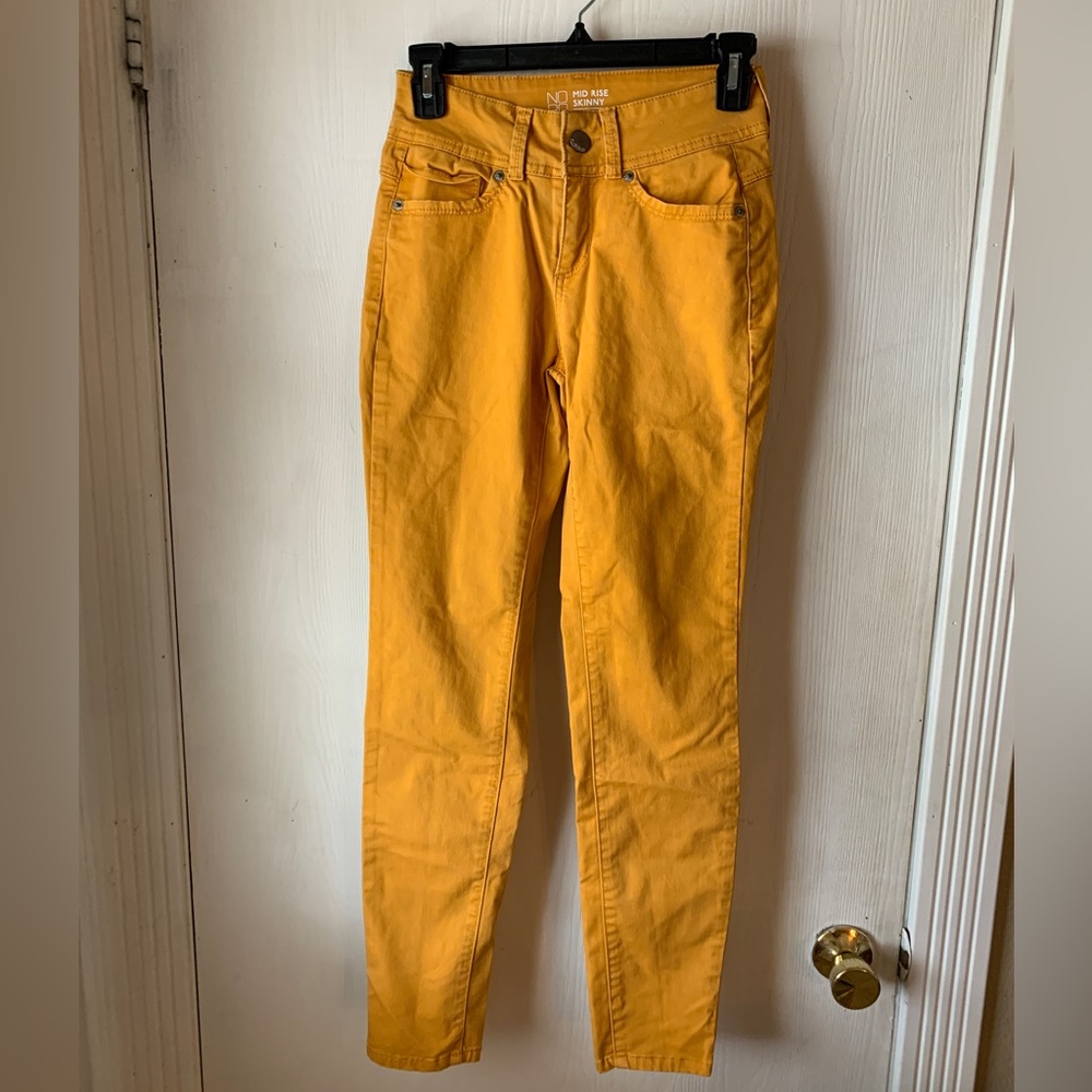 No Boundaries Yellow Skinny Jeans, Size 5 (fits like Size 3)